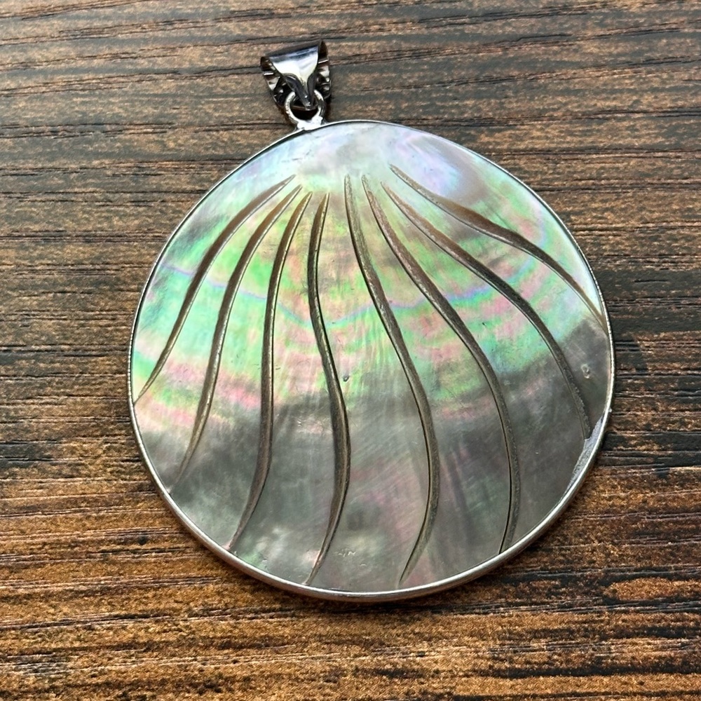 17A. Mother of Pearl silvertone pendant handmade
